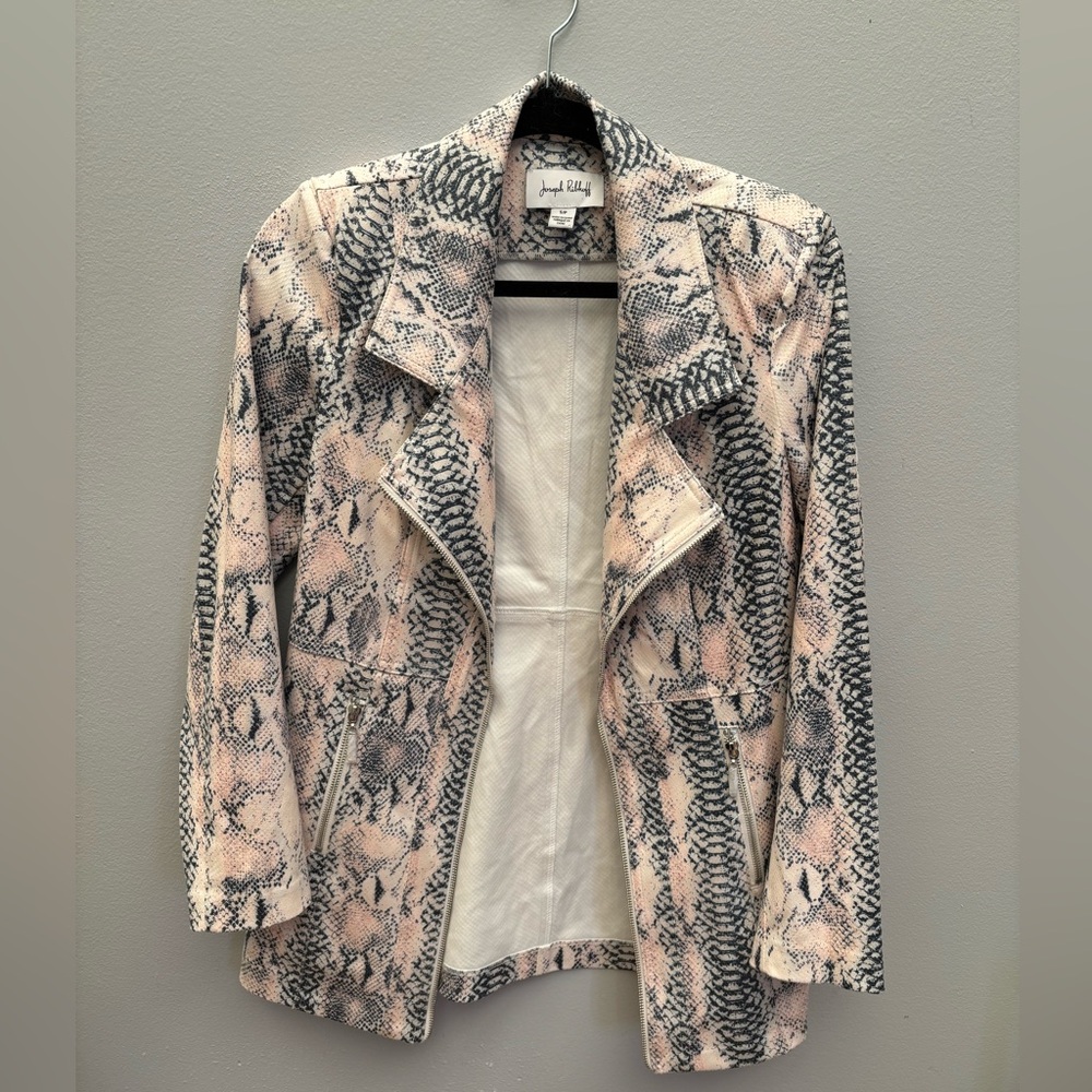 Blush and charcoal printed blazer by Joseph Ribkoff! New without tags